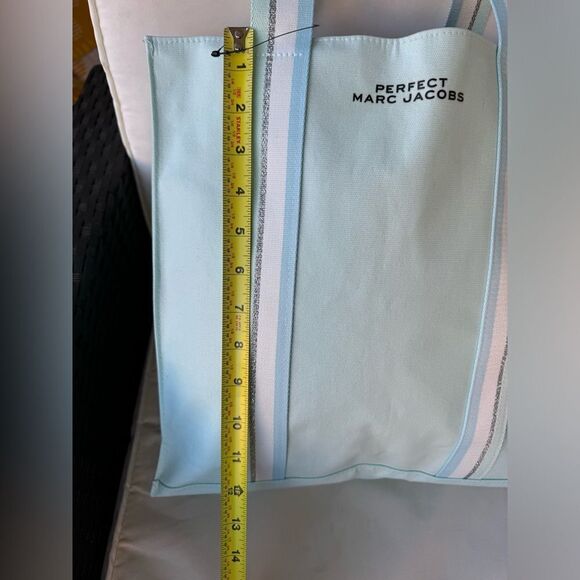 🌟 MARC JACOBS~PERFECT TOTE🌟
👜 “Perfect” Canvas Tote Bag by MARC JACOBS - Picture 4 of 6